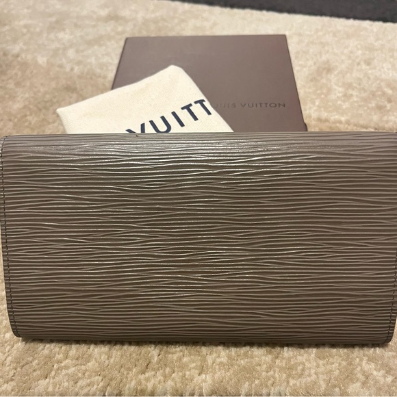 💯Authentic Louis Vuitton Epi Portefeuille International Long Wallet - Picture 3 of 17
